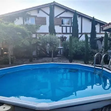 Casa de Férias Maison De 7 Chambres Avec Piscine Privee Jardin Clos Et Wifi A Eulalie En Born *