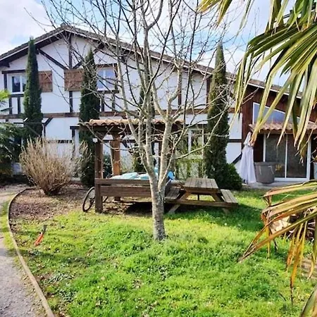 Maison De 7 Chambres Avec Piscine Privee Jardin Clos Et Wifi A Eulalie En Born Casa de Férias Sainte-Eulalie-en-Born