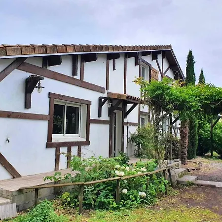 Casa de Férias Maison De 7 Chambres Avec Piscine Privee Jardin Clos Et Wifi A Eulalie En Born *